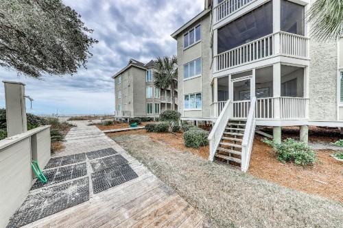 Port O'Call C-201 - image 12