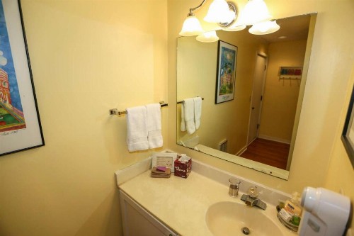 Flip Flop Inn - image 21