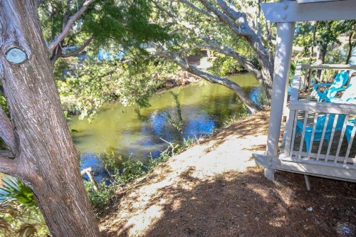 Flip Flop Inn - image 30