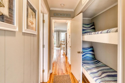 Sea Cabin 137-C - image 10