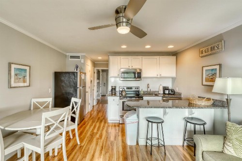 Sea Cabin 137-C - image 6