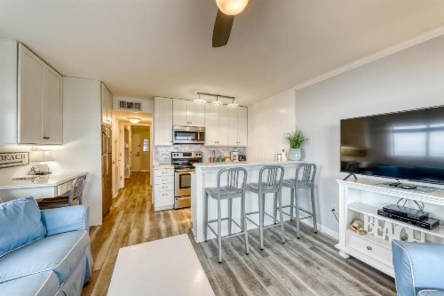 Sea Cabin 347-C - image 1