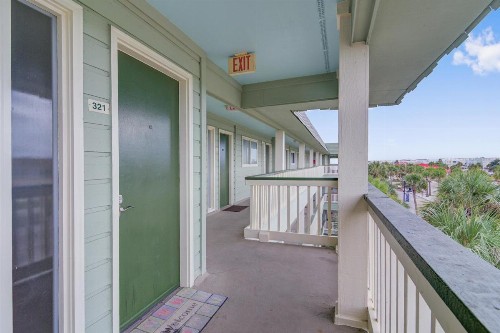 Sea Cabin 321-B - image 10