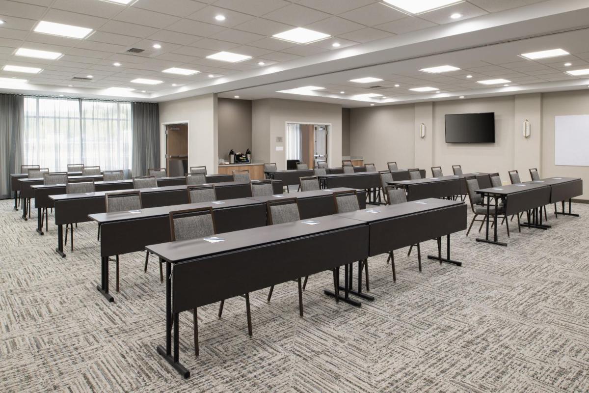 Holiday Inn Seattle-Issaquah - image 5