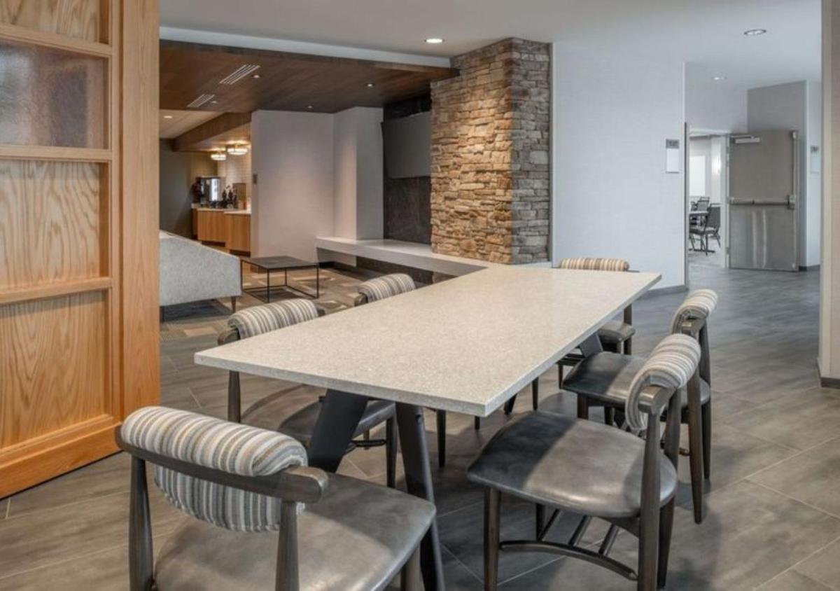 Holiday Inn Seattle-Issaquah - image 6