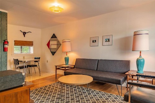 The Grayhaven Motel - image 10