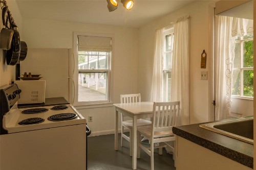 The Grayhaven Motel - image 40