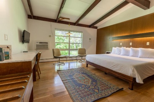 The Grayhaven Motel - image 9