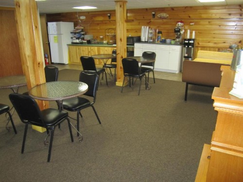 Bishops Country Inn Motel - image 13