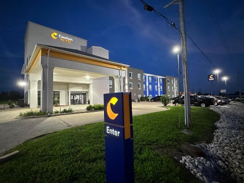 Comfort Suites Jackson - Cape Girardeau - image 2