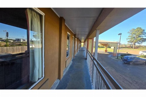 Diamond Inn Motel - image 16