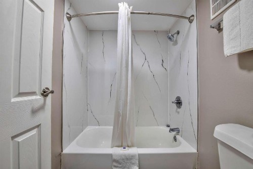 Best Value Inn and Suites - image 16