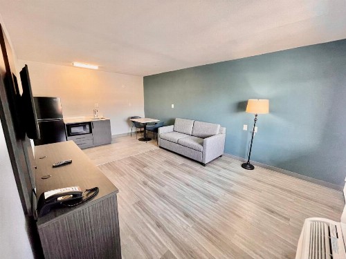 Best Value Inn and Suites - image 24