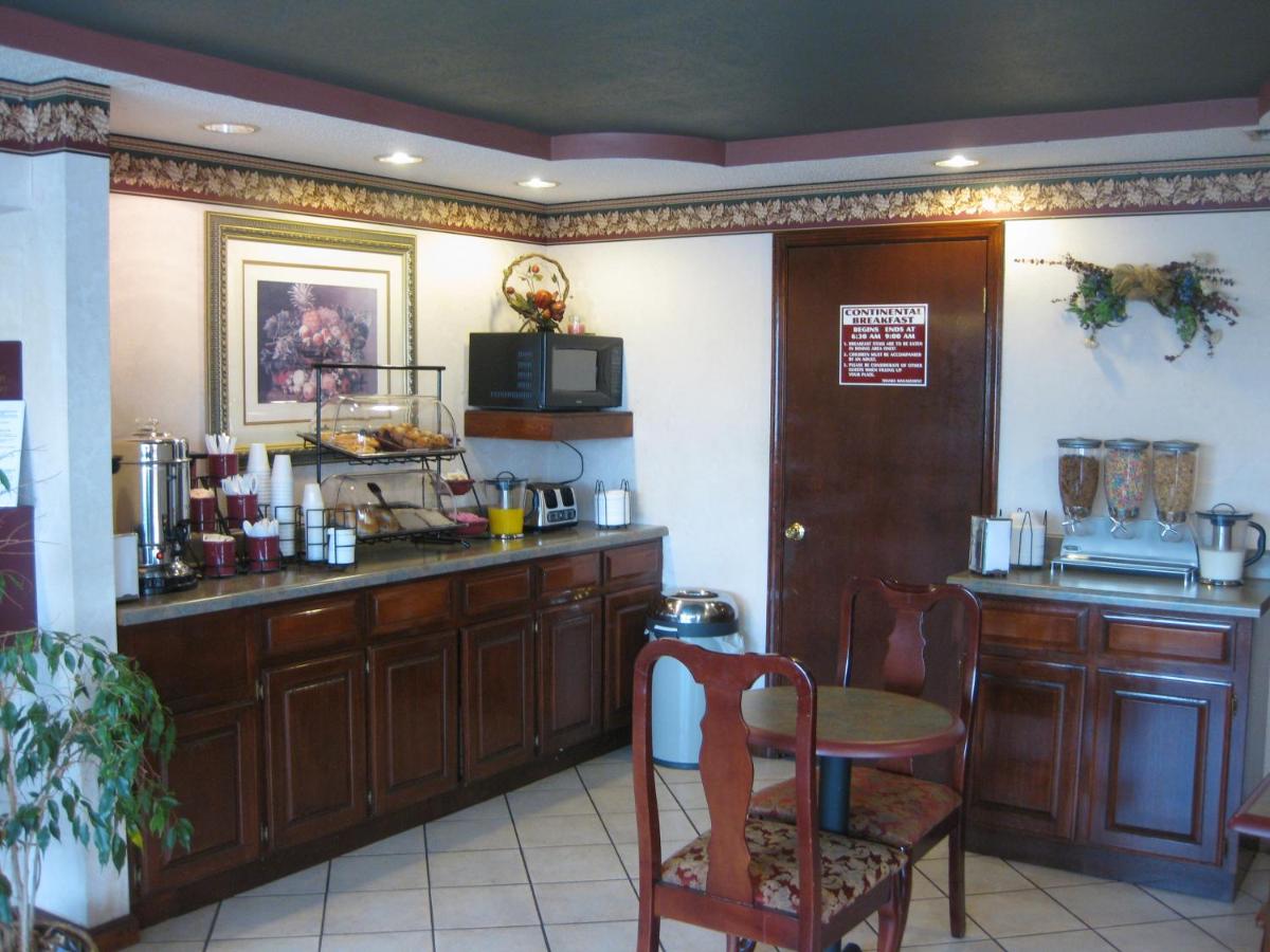 Executive Inn and Suites - Jackson - main image