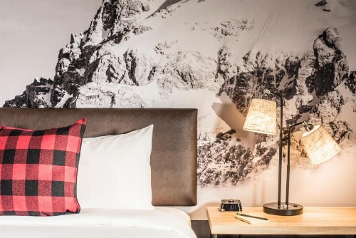 Mountain Modern Motel - image 34