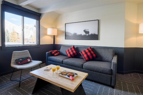 Mountain Modern Motel - image 36
