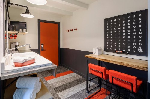 Mountain Modern Motel - image 37