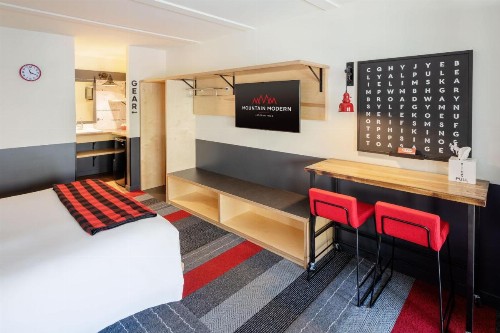 Mountain Modern Motel - image 43