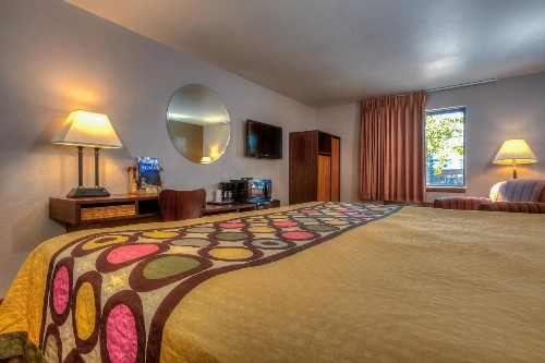 Super 8 by Wyndham Jackson Hole - image 23