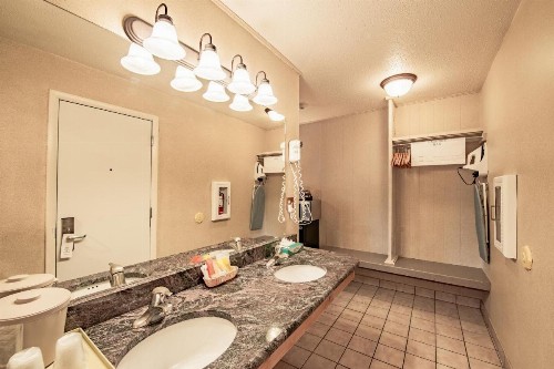 Antler Inn - image 13