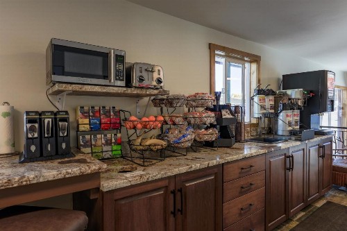 Antler Inn - image 19