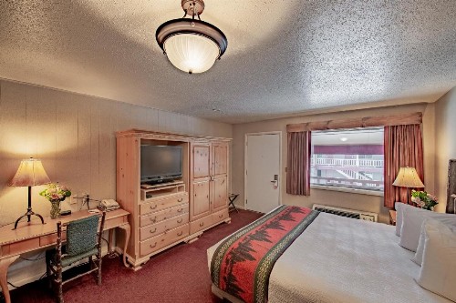 Antler Inn - image 2