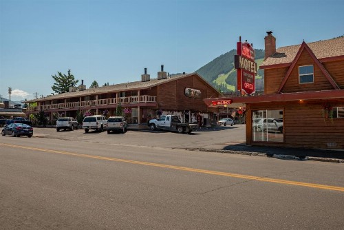 Antler Inn - image 25
