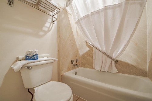 Antler Inn - image 28