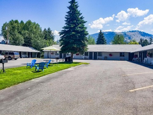Alpine Motel - image 3
