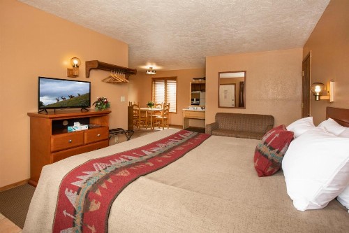 Flat Creek Inn - image 33