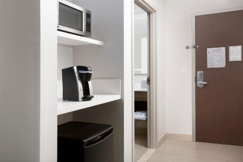 Holiday Inn Express Jacksonville Beach an IHG Hotel - image 19