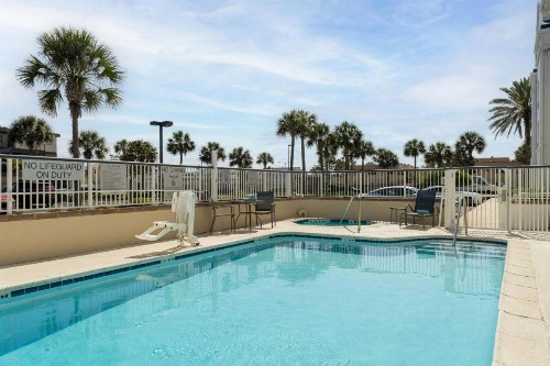 Fairfield Inn and Suites Jacksonville Beach - image 12
