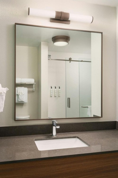Fairfield Inn and Suites Jacksonville Beach - image 7