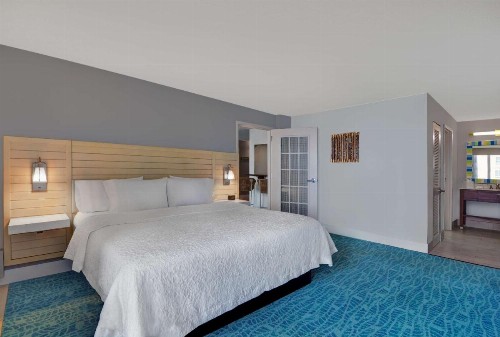Hampton Inn Oceanfront Jacksonville Beach - image 2