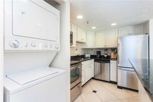 Beachcomber 301 2 Bedrooms Near Mayo Clinic Sleeps 4 Pool