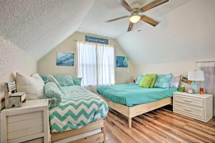 Jacksonville Beach Apt with Balcony Ocean 1 Mi!