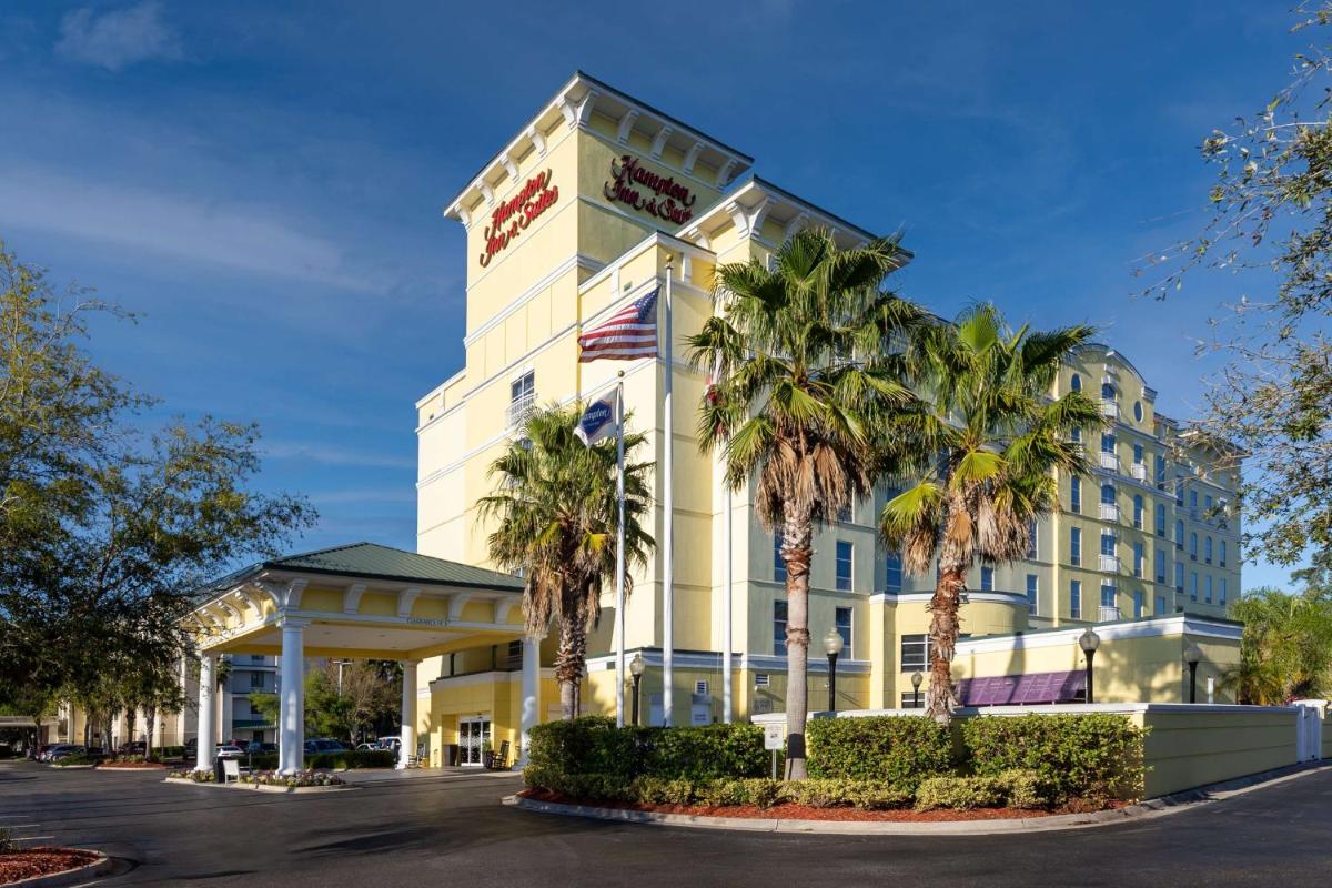 Hampton Inn & Suites Jacksonville Deerwood Park - main image