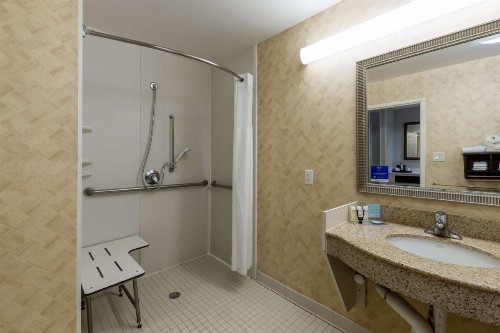 Hampton Inn & Suites Jacksonville Deerwood Park - image 14