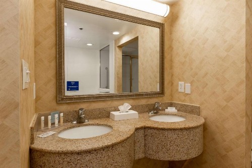 Hampton Inn & Suites Jacksonville Deerwood Park - image 17