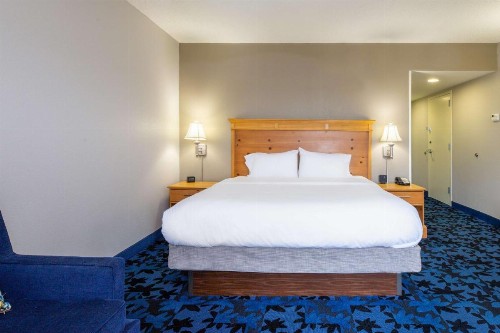 Hampton Inn & Suites Jacksonville Deerwood Park - image 24