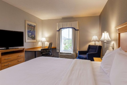 Hampton Inn & Suites Jacksonville Deerwood Park - image 25