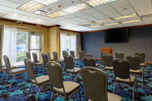 Hampton Inn & Suites Jacksonville Deerwood Park - image 27