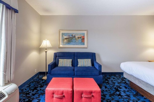 Hampton Inn & Suites Jacksonville Deerwood Park - image 29