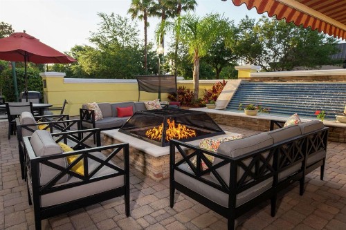 Hampton Inn & Suites Jacksonville Deerwood Park - image 3