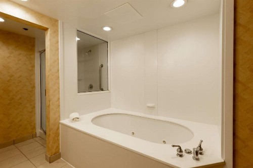 Hampton Inn & Suites Jacksonville Deerwood Park - image 34