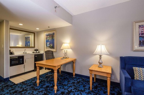 Hampton Inn & Suites Jacksonville Deerwood Park - image 38