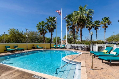 Hampton Inn & Suites Jacksonville Deerwood Park - image 44