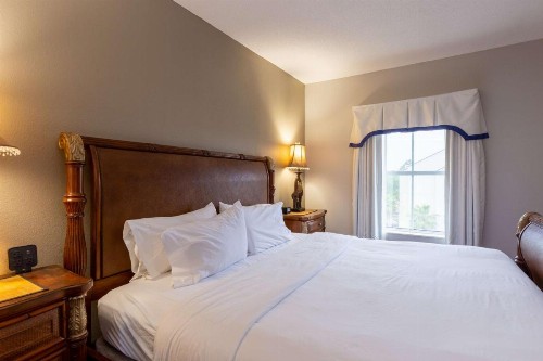 Hampton Inn & Suites Jacksonville Deerwood Park - image 6