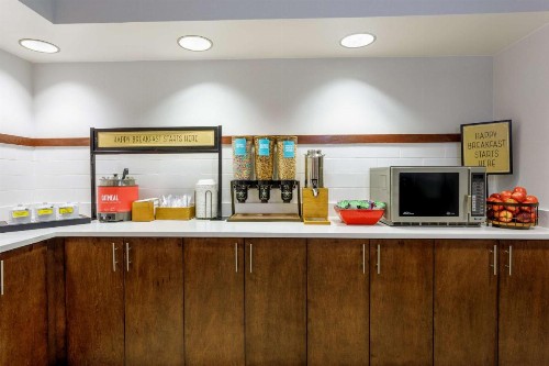 Hampton Inn Jacksonville - I-95 Central - image 28