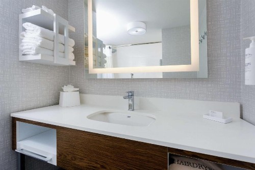 Hampton Inn Jacksonville - I-95 Central - image 43